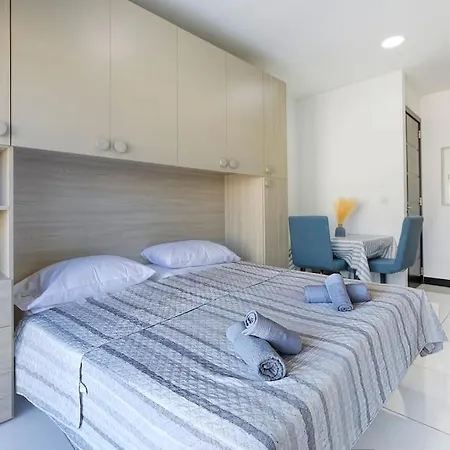Penthouse Tax Biex